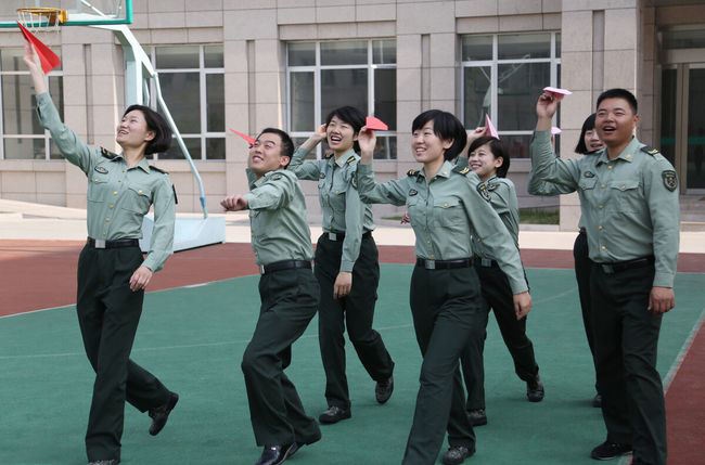 为什么那么多兵想成为一名军官,图个啥?(图1) 1-22061FS41WQ.jpg